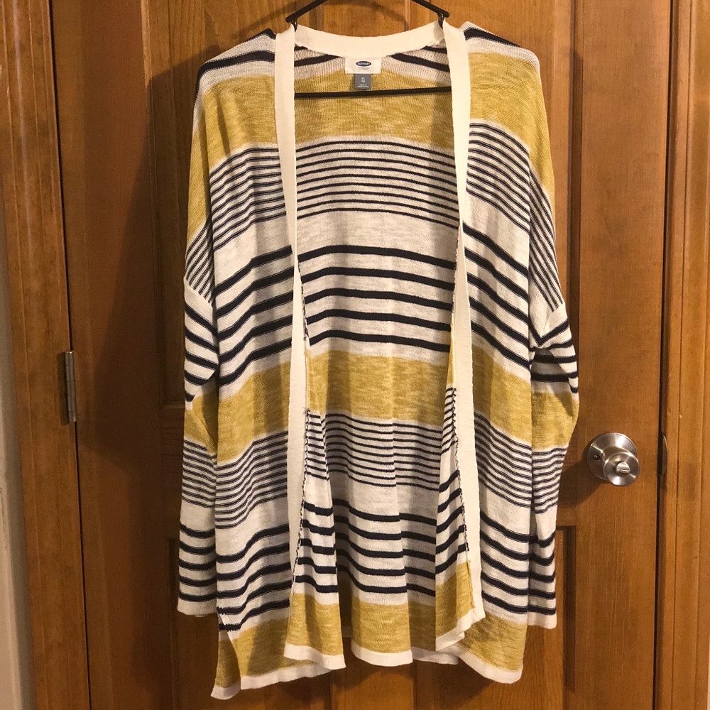 ONLY 7 DAYS UNTIL I DONATE-MAKE OFFER! Cardigan